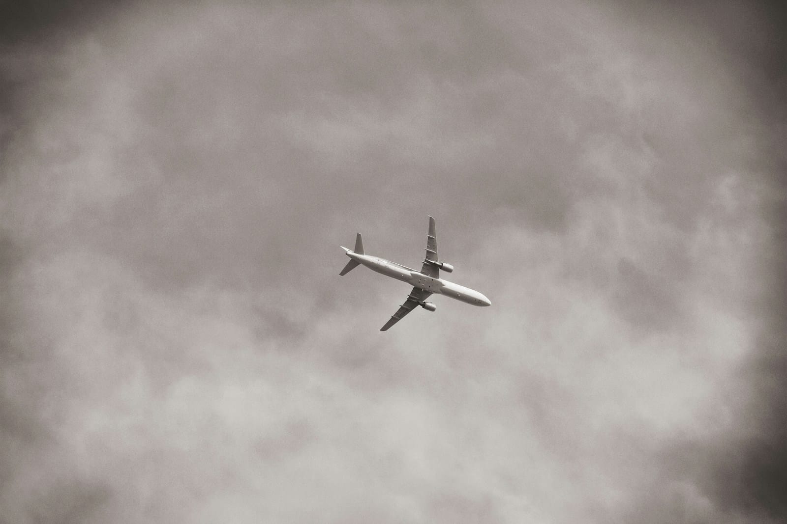 Blog grayscale photo on plane