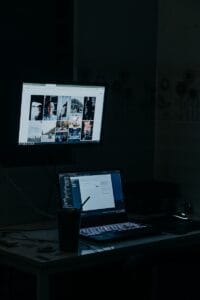 Blog a laptop computer sitting on top of a desk